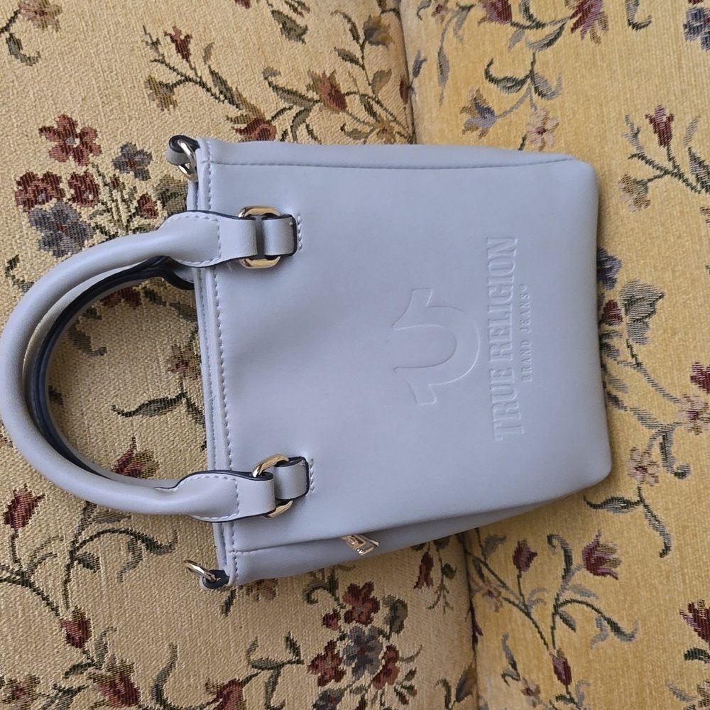Final Offer. 😍😍😍😍True Religion handbag NWOT